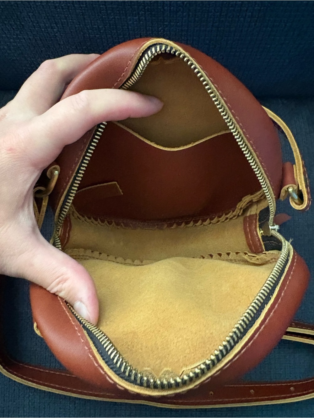 Portland Leather Goods Honey Circle Crossbody Bag - Picture 3 of 8
